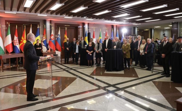 Tiranë, shënohet Ditë Ndërkombëtare e Përkujtimit të Holokaustit