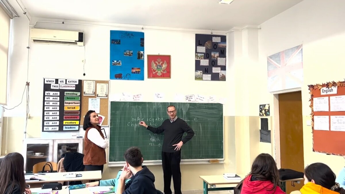 Vullnetarët e Korpusit të Paqes ndihmojnë komunitetin në Mal të Zi