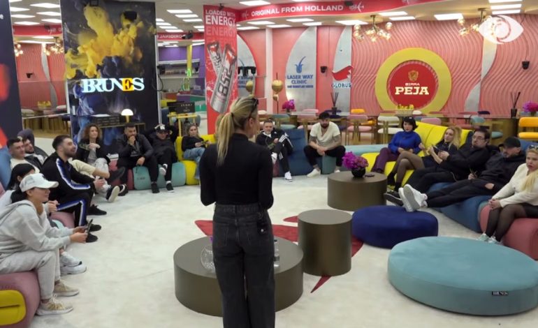 Rike Roçi e lë pa biletë kthimi, Meri Shehu ia kthen ashpër: Po kërkon hakmarrje? Qenke fare