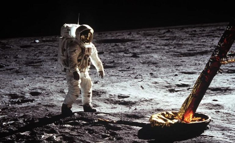 “Hëna ka hyrë në një epokë të re”/ Paralajmërimi i shkencëtarëve: Njerëzit po dëmtojnë seriozisht satelitin, me këto ritme…