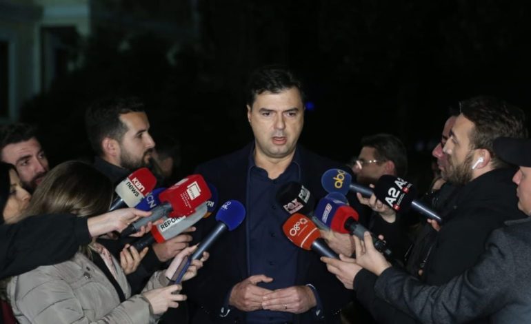 Basha flet për mediat, “Rithemelimi” ndez zhurmues