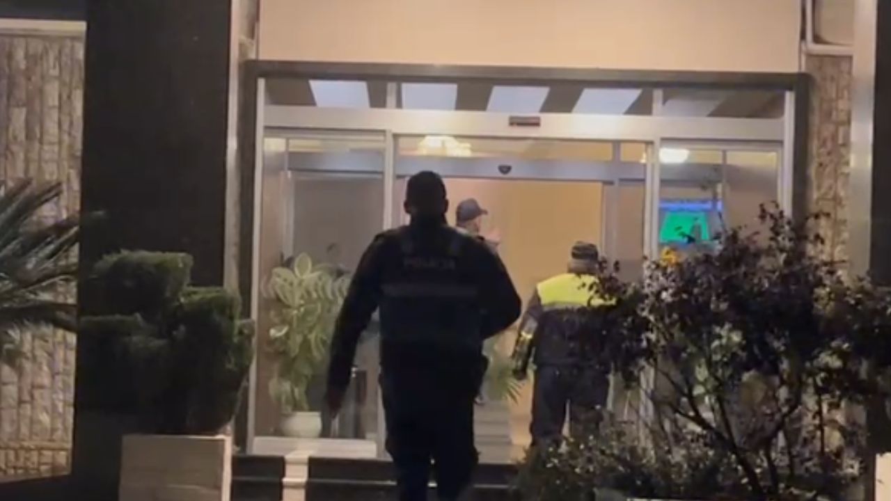 Shuhen flakët në hotel, shkak i zjarrit dyshohet se u bë një shkëndijë elektrike