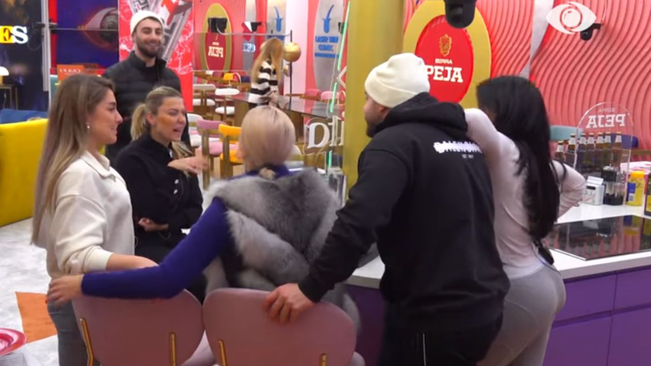 Deklarata e papritur e Rikes: Mund të bëhem çift edhe me një vajzë! Ia kthen banorja: Unë për ty…