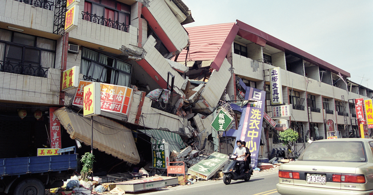 Moti i ftohtë godet Japoninë, në garë me kohën për të shpëtuar të mbijetuarit