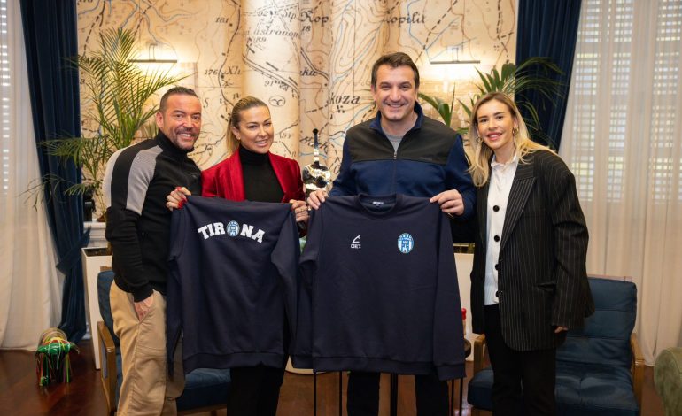 ”Medalja e Mirënjohjes” për kampionen e Bodybuilding, Getta Beqa, Veliaj: Krenar për vajzat dhe gratë shqiptare që kanë suksese në botë