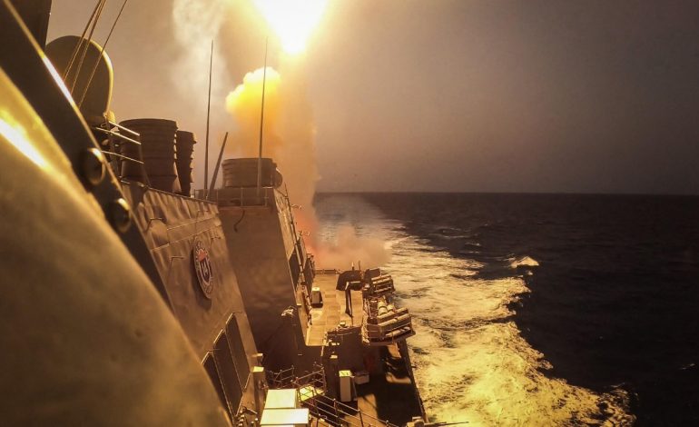 Kush janë Houthit dhe pse po sulmojnë anijet tregtare në Detin e Kuq?