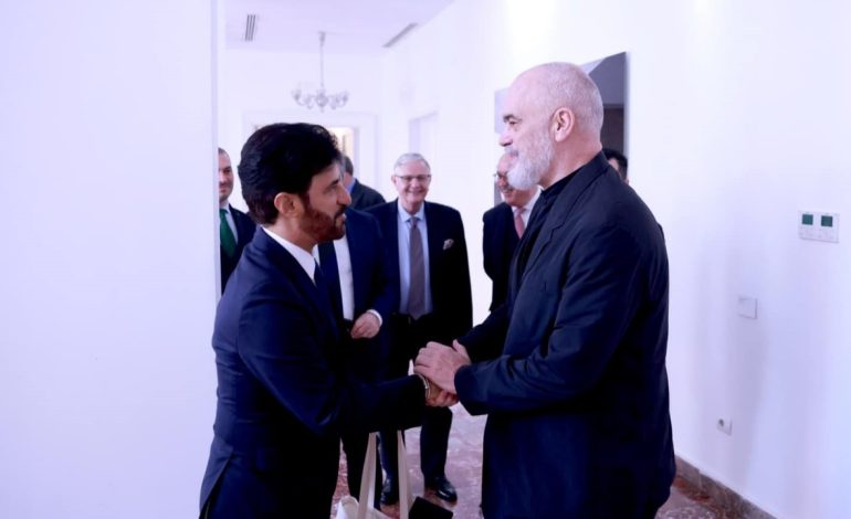 Foto/ Rama takon kreun e FIA në Kryeministri, bisedime mbi ndërtimin e Automoto Parkut të Elbasanit