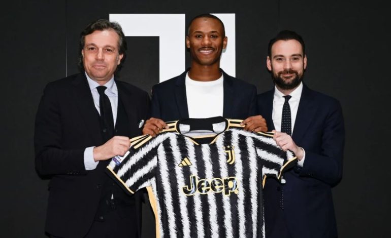 ZYRTARE/ Një mbrojtës për Juventusin, bardhezinjtë firmosin me lojtarin portugez