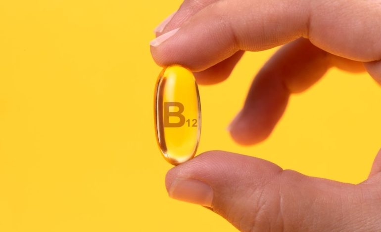 Çfarë e Shkakton Mungesën e Vitaminës B12 dhe Si ta Zëvendësoni