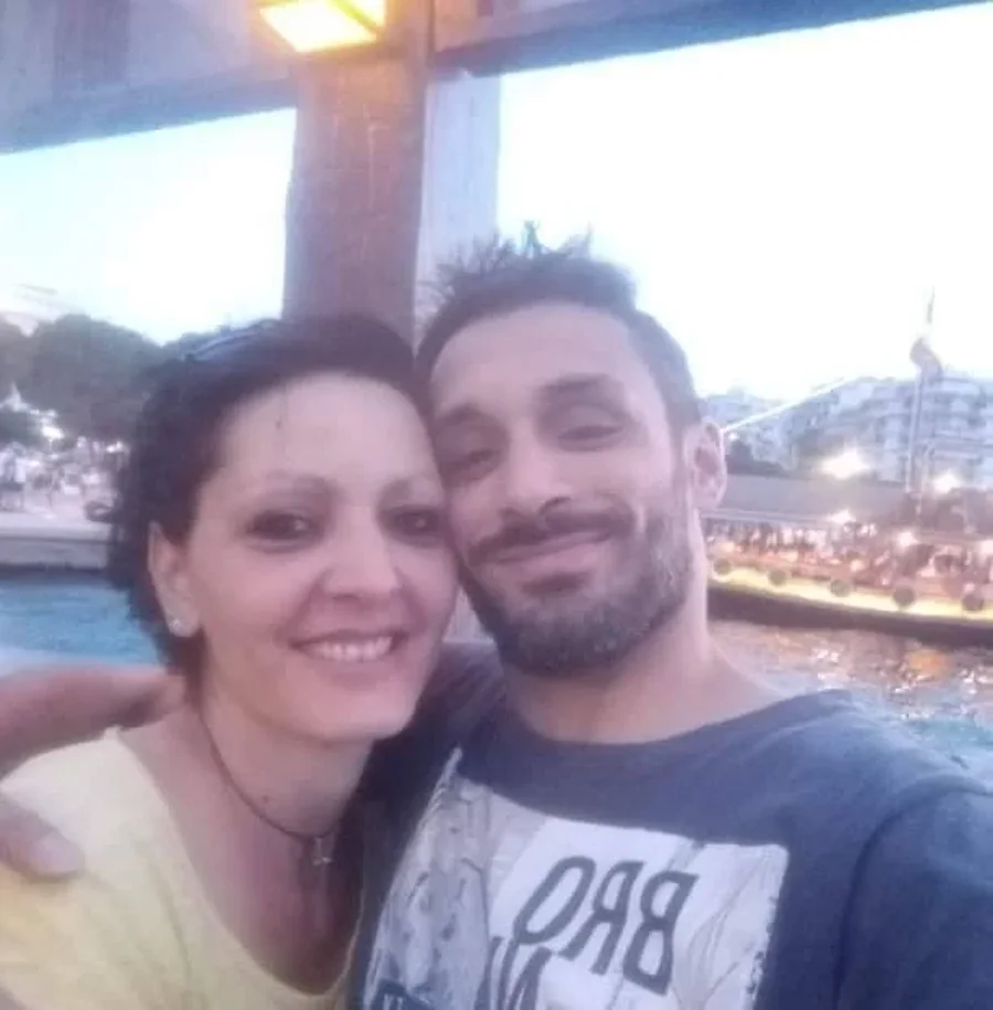 Gruaja shqiptare u vra nga burri dhe u gjet në valixhe/ Motra e vrasësit bën dëshminë