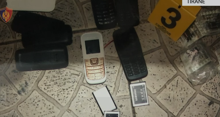 Detaje nga arrestimi në Tiranë/ Si vëllezërit Shabaj i montonin minat vetë! Policia gjen materiale për kijimin të mjetit shpërthyes në…