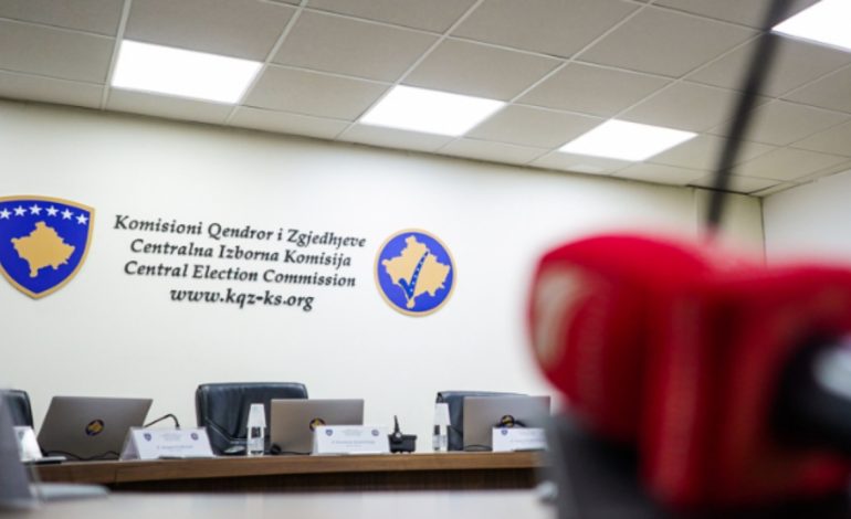 Nënshkrimi i peticioneve! KQZ pranon firmat për shkarkim të kryetarit të Zubin-Potokut