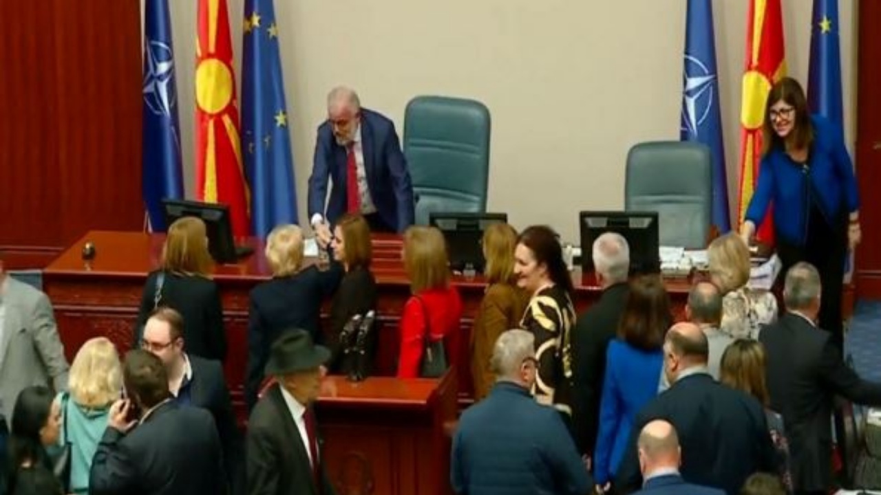 Për herë të parë një kryeministër shqiptar në Maqedoninë e Veriut, sot votohet Qeveria teknike