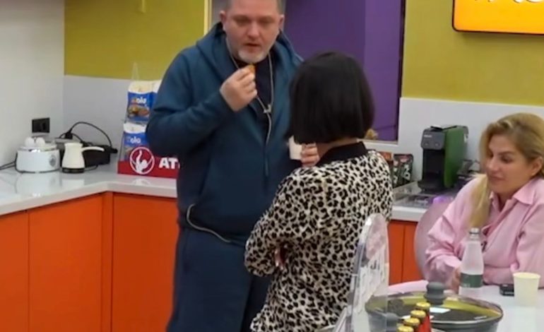 “E adhuron Romeon si mashkull”/ Juli ngacmon Rozën, ja si reagon ajo