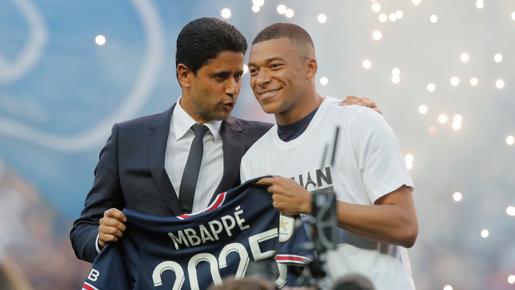 “Kemi një akord”, Al Khelaifi “përkëdhel” Mbappe-n, por sulmon Messi-n