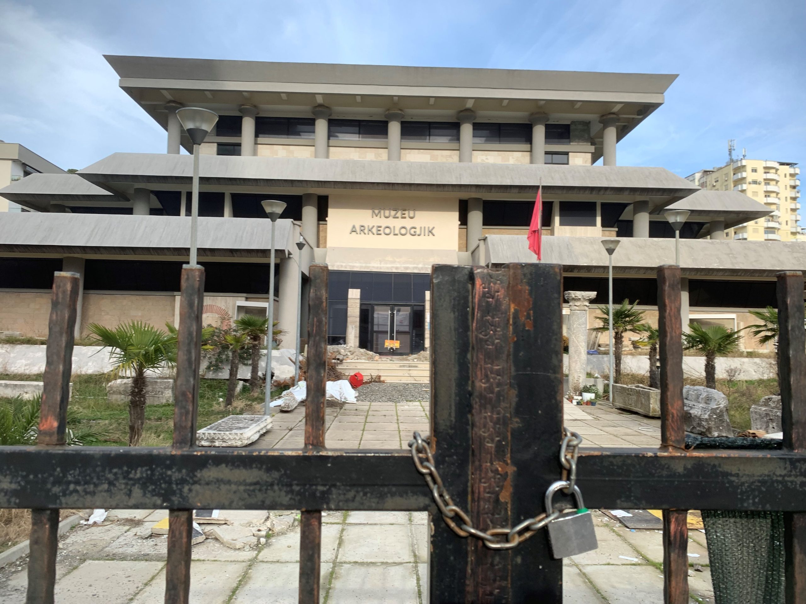 Rikonstruksioni i muzeut në Durrës mban peng punën kërkimore të arkeologëve