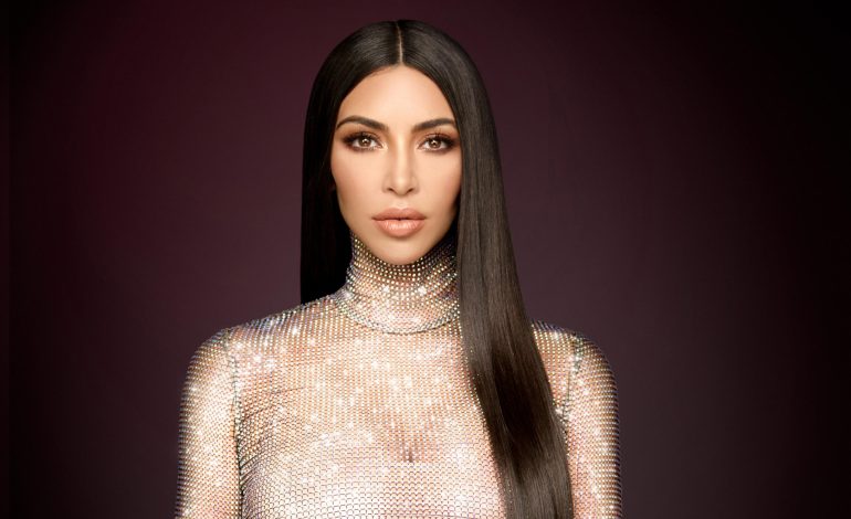“Nuk e di çfarë po ndodh”, Kim Kardashian rrëfen betejën me psoriazën
