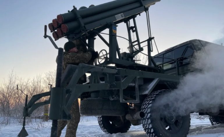 “Është Ferr, ka ushtarë të vdekur të ngrirë”, sulmet e pamëshirshme të Rusisë po rraskapitin forcat ukrainase