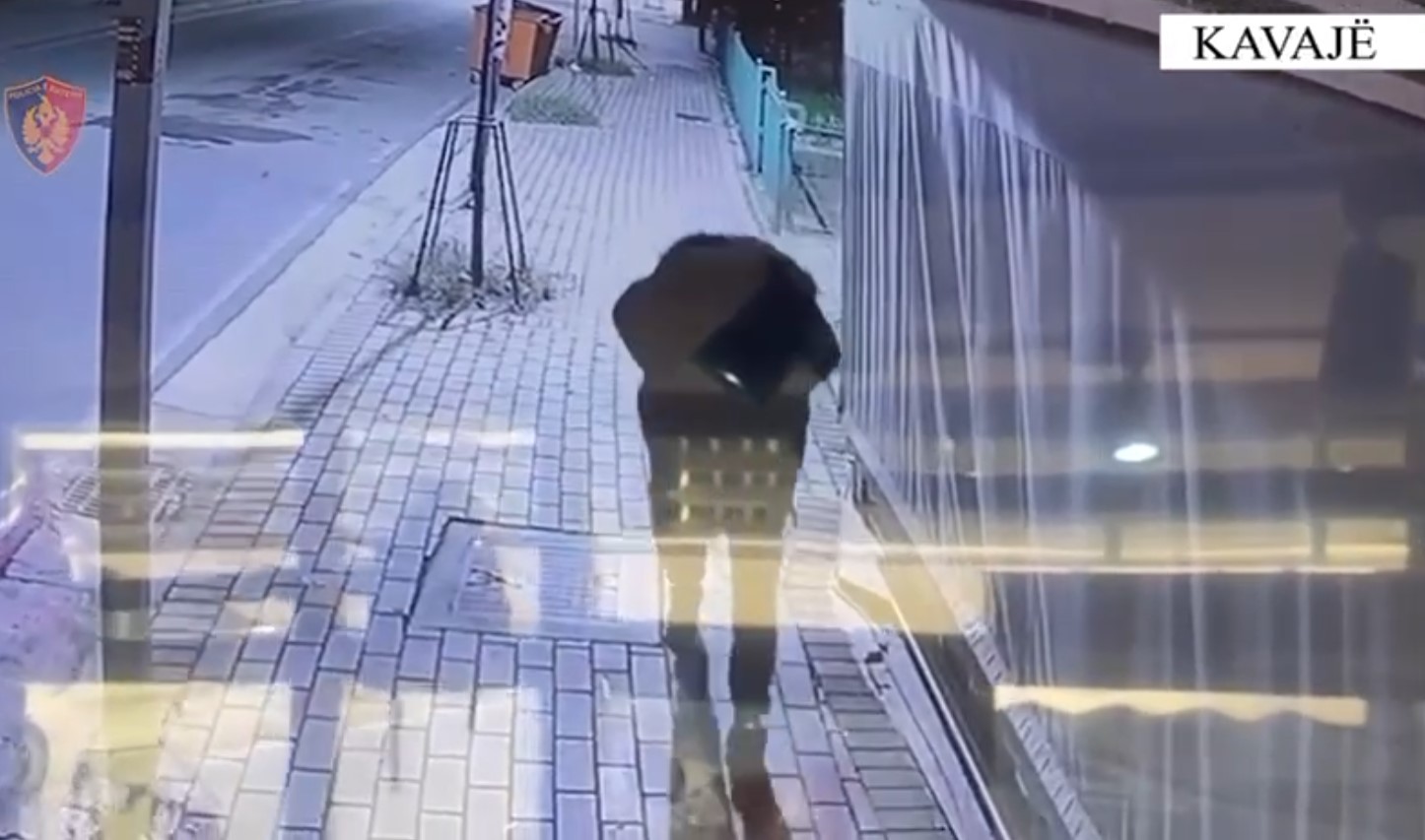 VIDEO-Kamerat kapin hajdutin që vodhi mbi 10 milionë Lekë brenda ditës