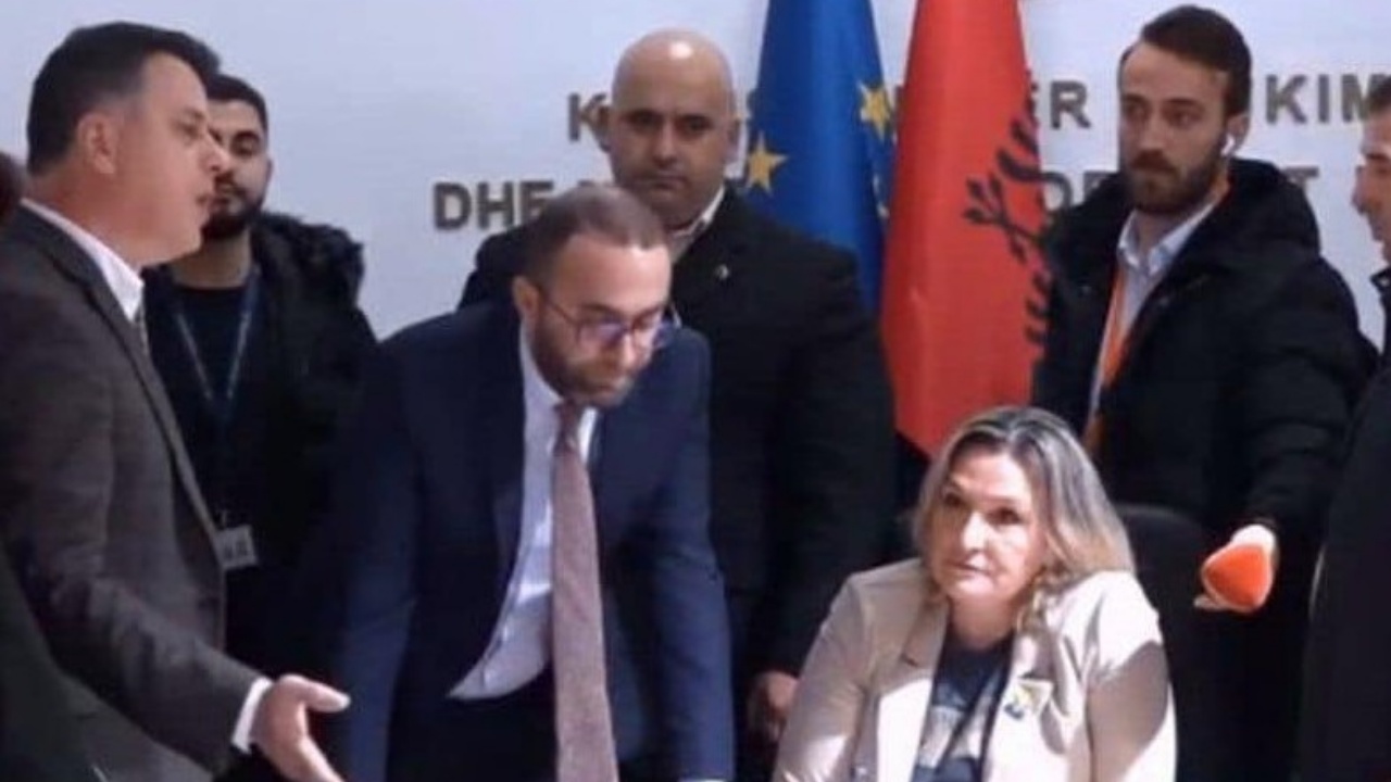 Përplasja në Komisionin e Medias/ Përjashtohen me 10 ditë Bardhi dhe Noka
