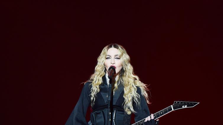 Shkon 2 orë me vonesë në koncert, fansat padisin Madonna-n