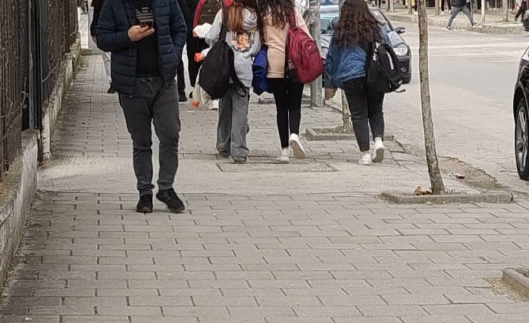 10 të vetëvrarë vetëm në Lushnjë për 2023-shin/ Asnjë rast nuk u zbardh nga policia, psikologia: Janë një kompleks arsyesh