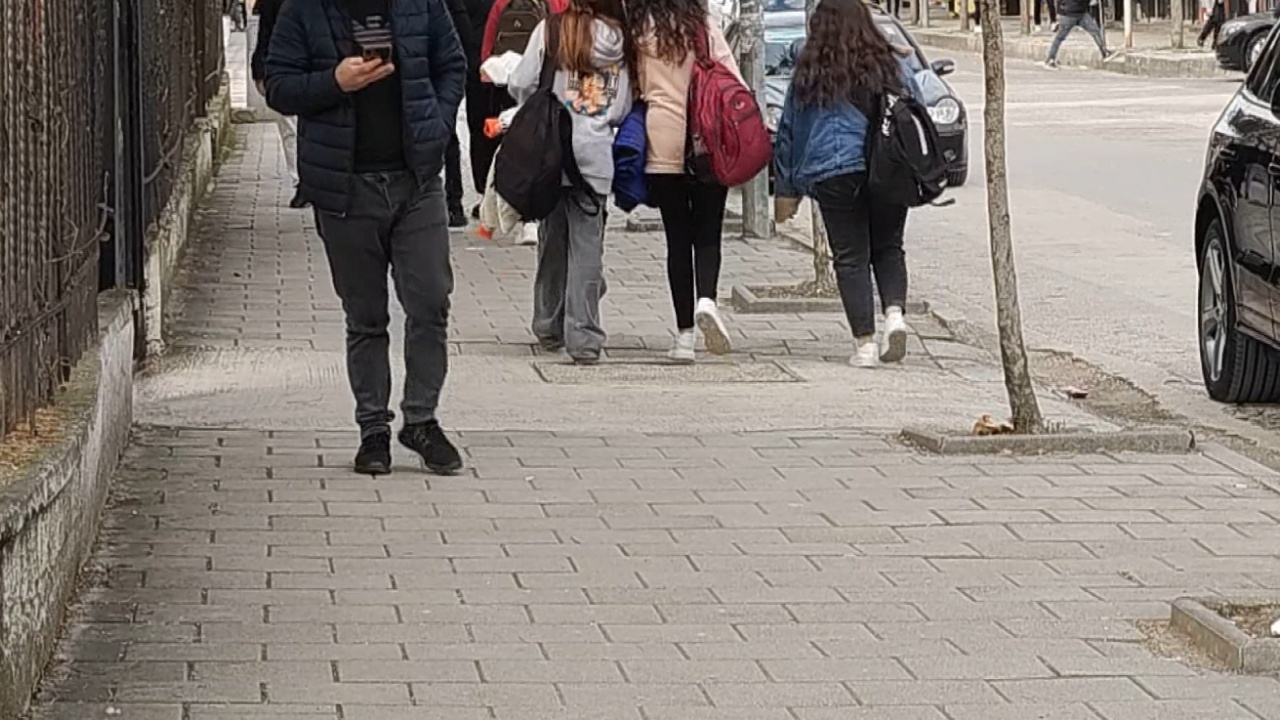 10 të vetëvrarë vetëm në Lushnjë për 2023-shin/ Asnjë rast nuk u zbardh nga policia, psikologia: Janë një kompleks arsyesh