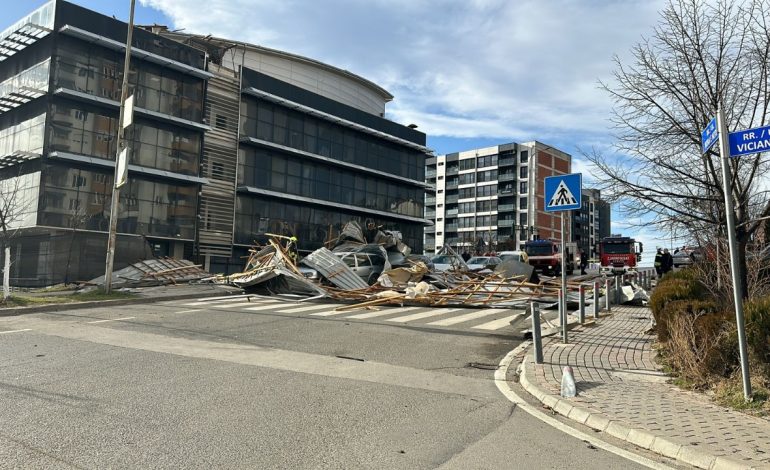 Shkëputet çatia në Komunën e Prishtinës, lëndohet në grua