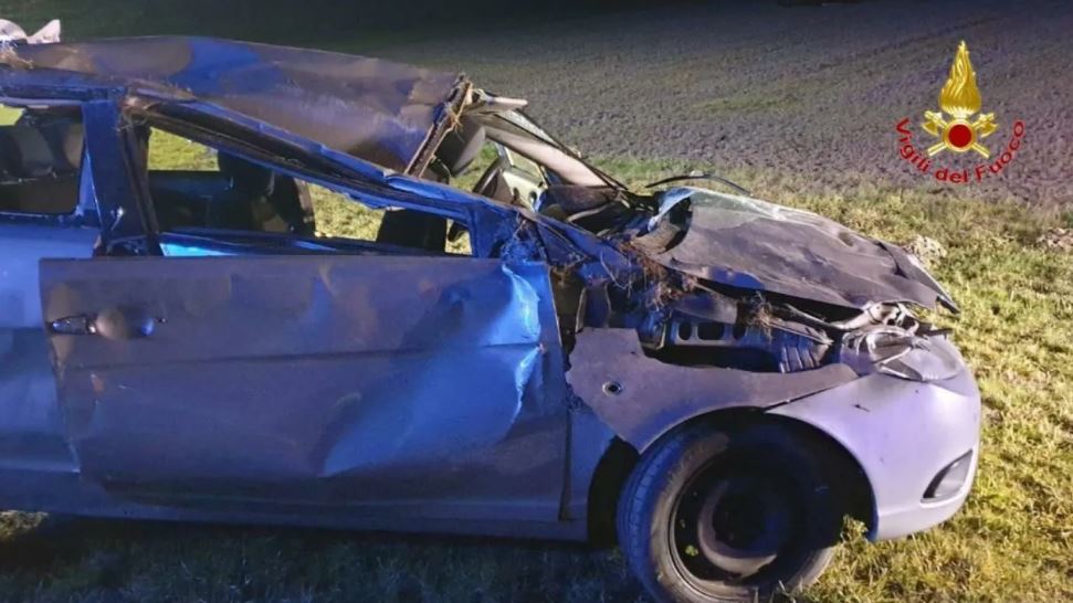 Fatale/ E zuri gjumi në makinë, përplaset me parmakun, ndërron jetë 38-vjeçari shqiptar