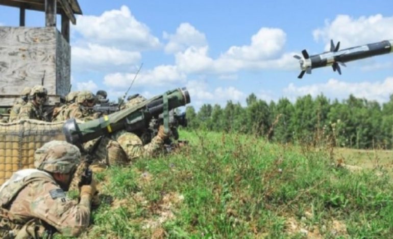 Raketat “Javelin”, avokati serb: SHBA po e armatos Kosovën për shkak të kërcënimeve të Serbisë