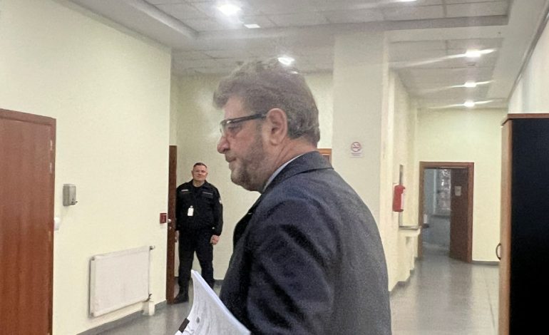 Shtyhet seanca ndaj Arben Ahmetajt, avokati: Aktet t’i rikthehen prokurorisë dhe të njohë mbrojtjen