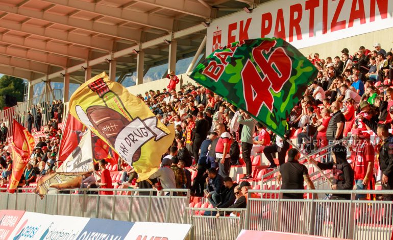 Kontratë 2-vjeçare, mesfushori nënshkruan me Partizanin