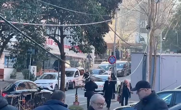 Kërkohet ndryshimi i masës “arrest në shtëpi”, shqyrtohet në Apel ankimimi i ish-kryeministrit Berisha, mbërrijnë avokatët
