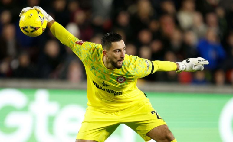 “Kam Evropianin përpara”, Strakosha kërcënon Brentford: Dua të luaj, në të kundërt iki