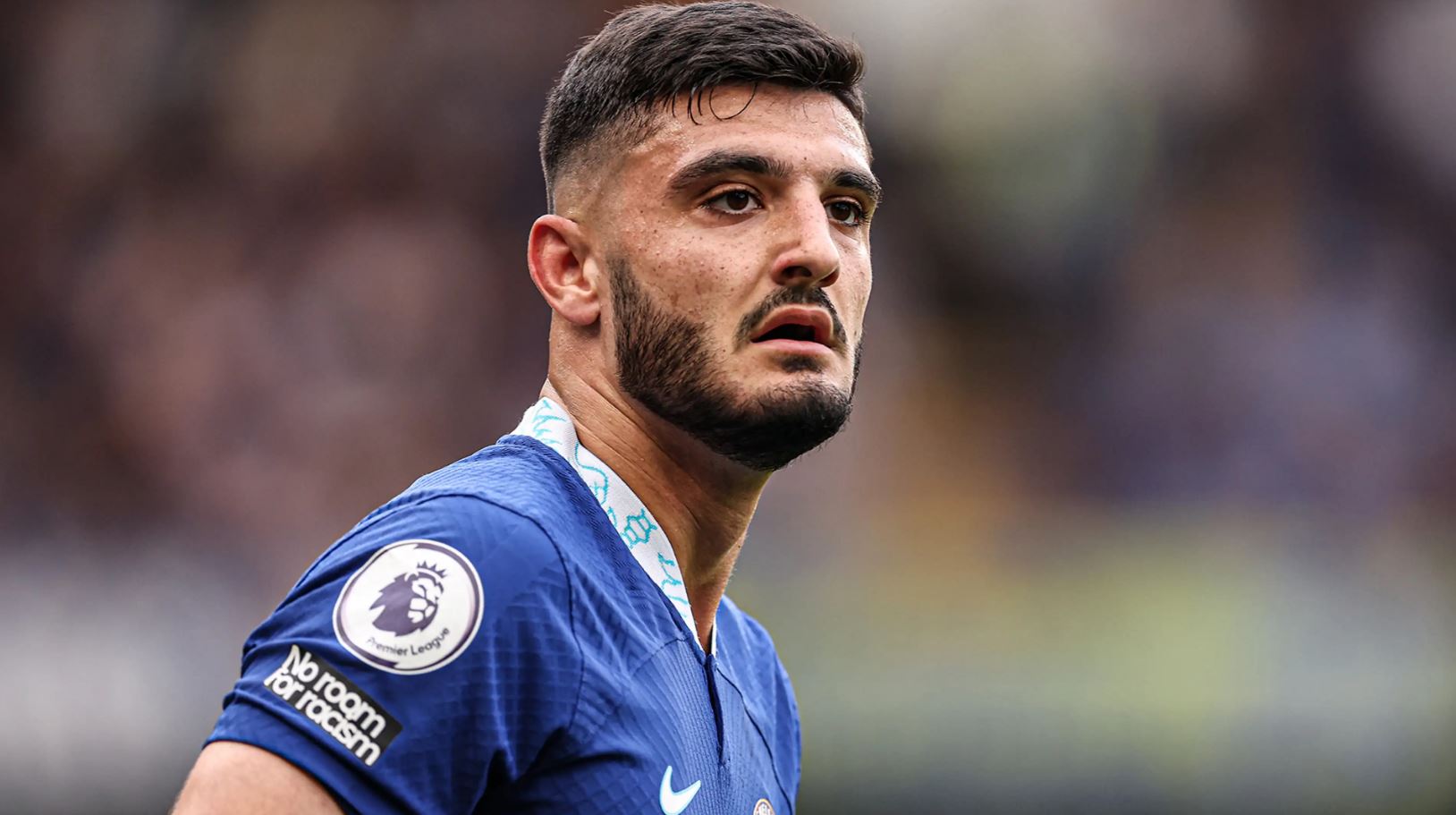 Në kërkim të një mbrojtësi, Chelsea përdor kartën “Broja”, “The Sun” e dërgon në Portugali