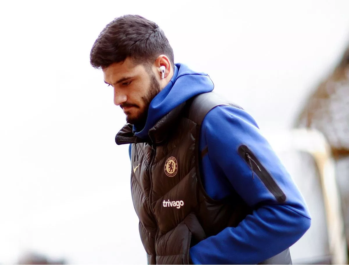 E konfirmon prestigjiozja britanike, Broja i jep lamtumirën Çelsit në janar nëse…