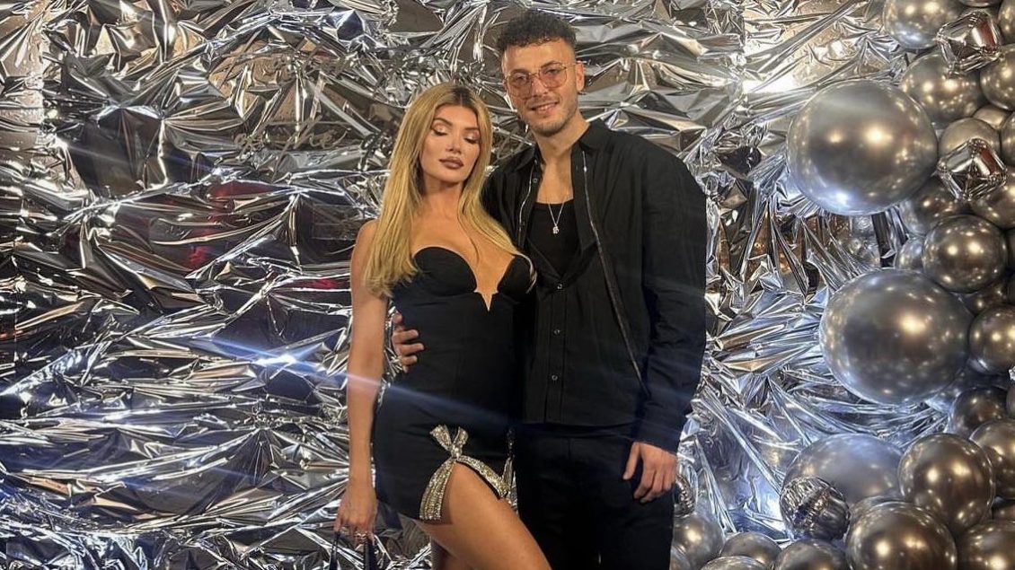 Era Istrefi dhe Amir Rrahmani nuk fshihen më, shfaqen krah njëri-tjetrit këto festa