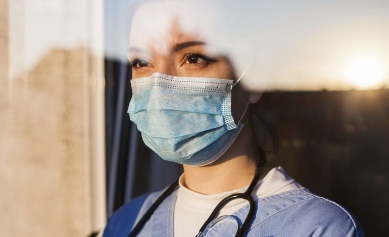 Po vjen COVID? Rikthehen maskat në disa spitale në SHBA