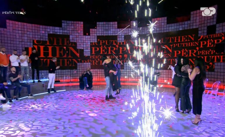 Puthje, trëndafila dhe fishekzjarre, deklarohet çifti i parë në Për’puthen 
 25/01/2024 18:34