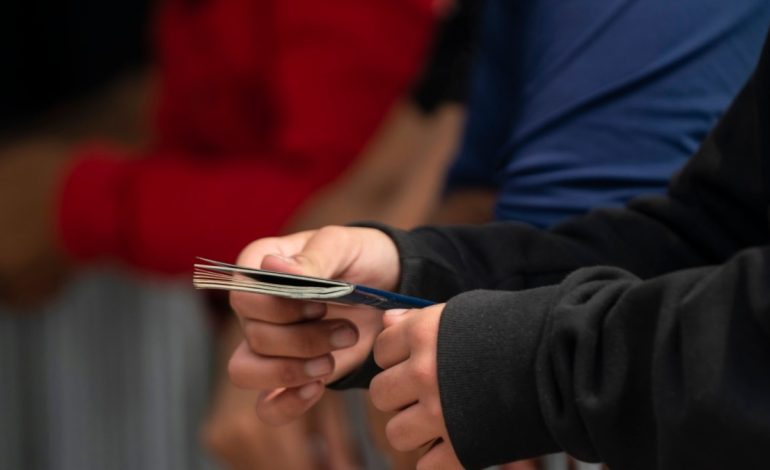 Shqiptarët vijojnë të kryesojnë në Ballkan për kërkesat për azil në Bashkimin Europian