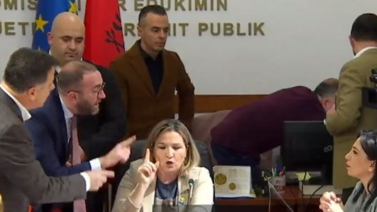 Mesazhi i koduar? “Ti e di shumë mirë çfarë SMS ke!”- Si u prish brenda pak kohësh miqësia Bardhi- Açka