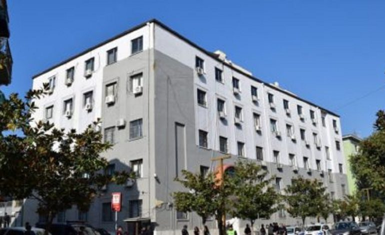 U vra me armën e shërbimit brenda në zyrë, polici ishte dënuar për plagosje! Top Channel siguron vendimin