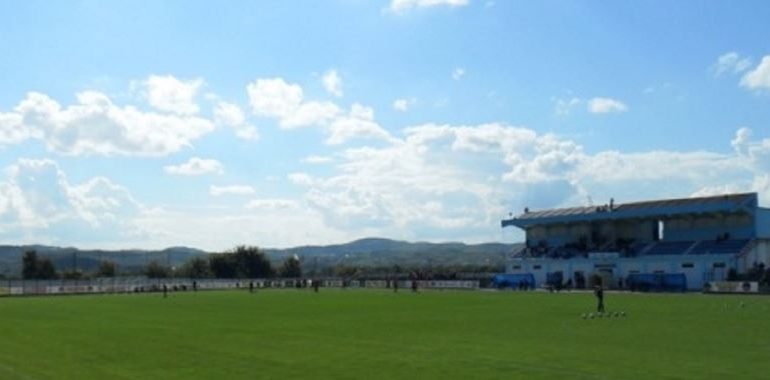 Goditi arbitrin në ndeshjen e Kategorisë së Parë, arrestohet punëtori i fushës