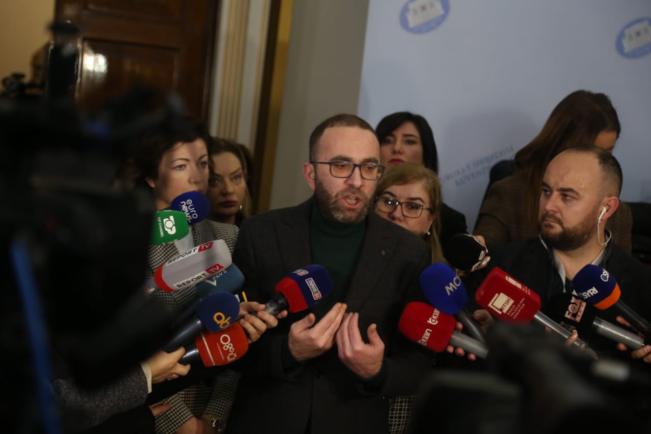 Opozita bllokon mbledhjen e komisionit të reformës zgjedhore