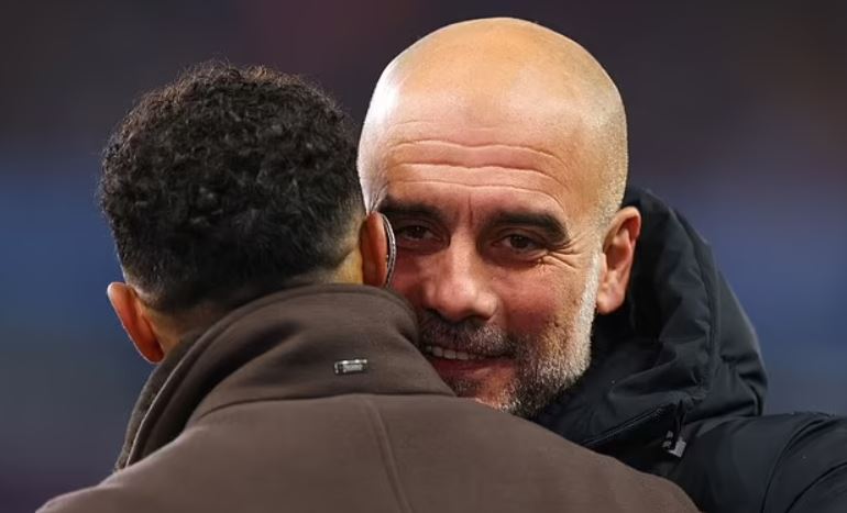 Guardiola i pamëshirshëm me yjet, ish-futbollisti i Sitit zbulon “rregullin e 2 kilogramëve”