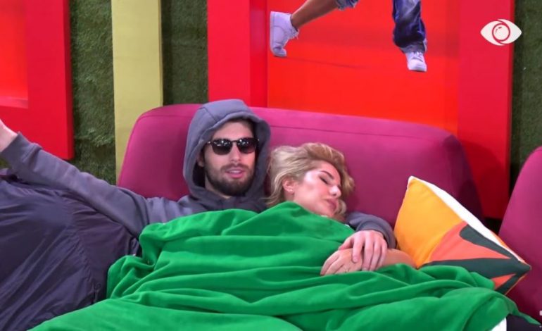 “Vetëm nga ty nuk iki”, puthje në faqe… çfarë po ndodh mes Meritonit dhe Ilnisës?