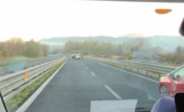 Grabitet furgoni i parave në Itali, shkëmbim zjarri mes grabitësve dhe policisë (Foto)