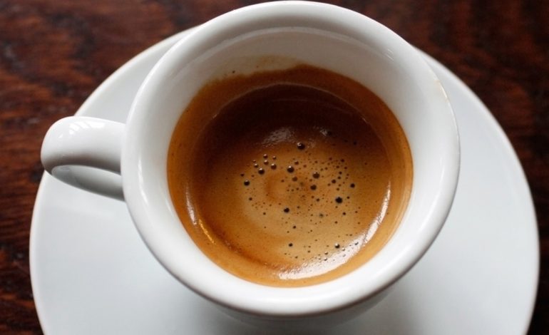 Si të Ndaheni me Kafenë Miqësisht – Mënyrat si ta Përballoni