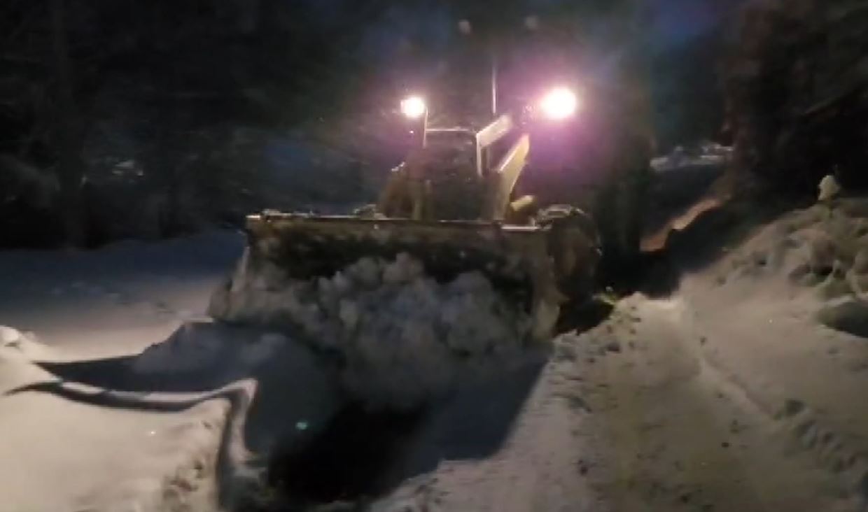 Stuhia dhe dëbora ‘paralizoi’ veriun dhe juglindjen! Si paraqitet situata nga moti i keq në të gjithë vendin