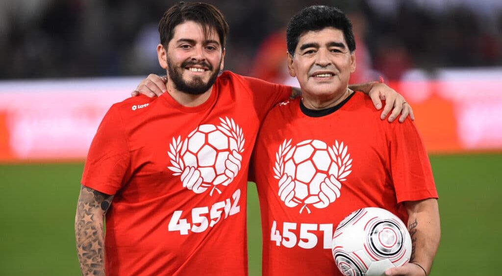 Borxhet e papaguara të Maradonës në Napoli mund të bien mbi supet e trashëgimtarëve